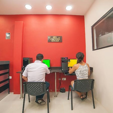 Hotel Luxor Pucallpa Exterior foto